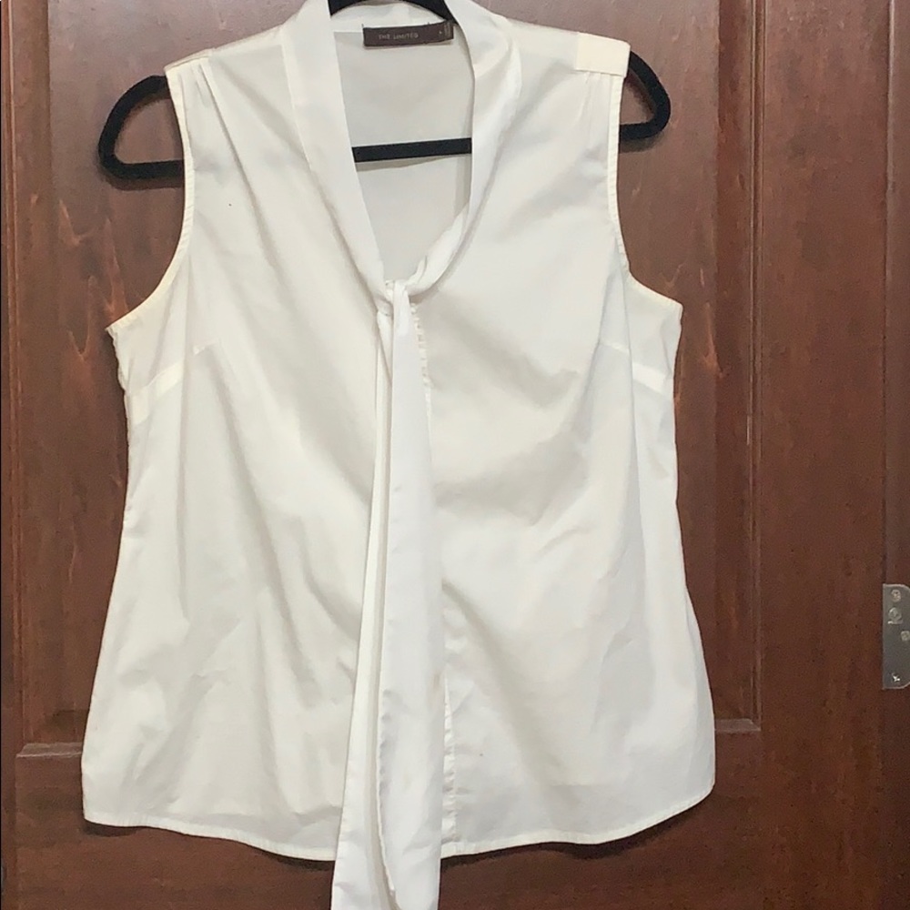 👚 The Limited White Sleeveless Blouse 👚